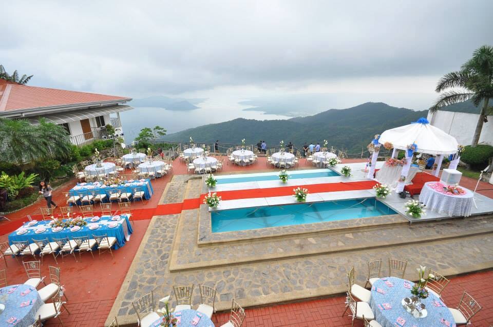 Casa Blanca Private Resort Tagaytay Wedding Venue Pool Ceremony